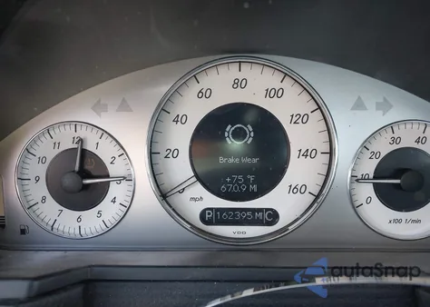 2009 Mercedes-Benz E 350 4Matic z USA, uszkodzony, nr VIN WDBUF87X29B374658